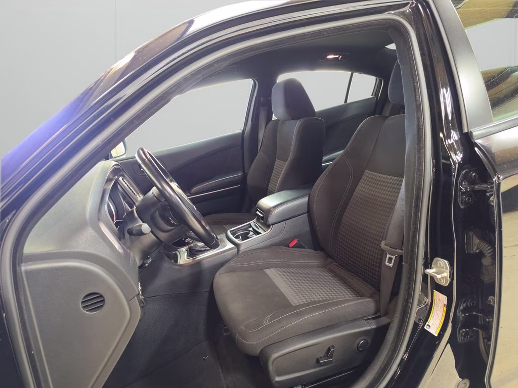2023 Pitch Black Clearcoat Dodge Charger SXT RWD Sedan