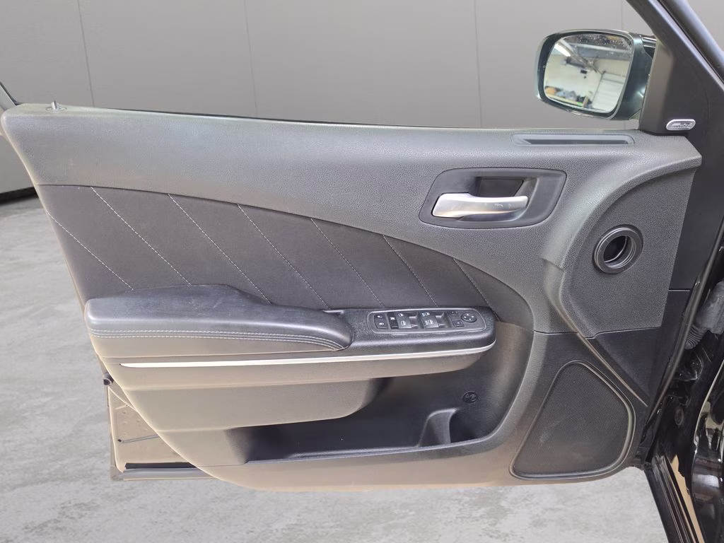 2023 Pitch Black Clearcoat Dodge Charger SXT RWD Sedan