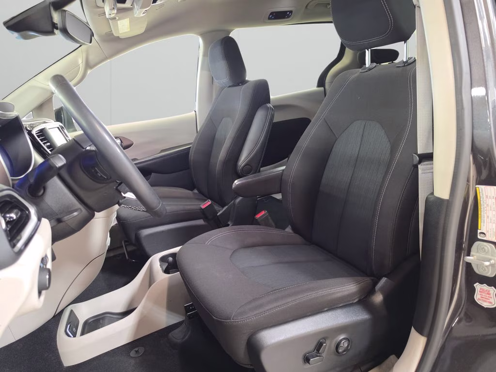 2023 Granite Crystal Metallic Clearcoat Chrysler Voyager LX FWD Van