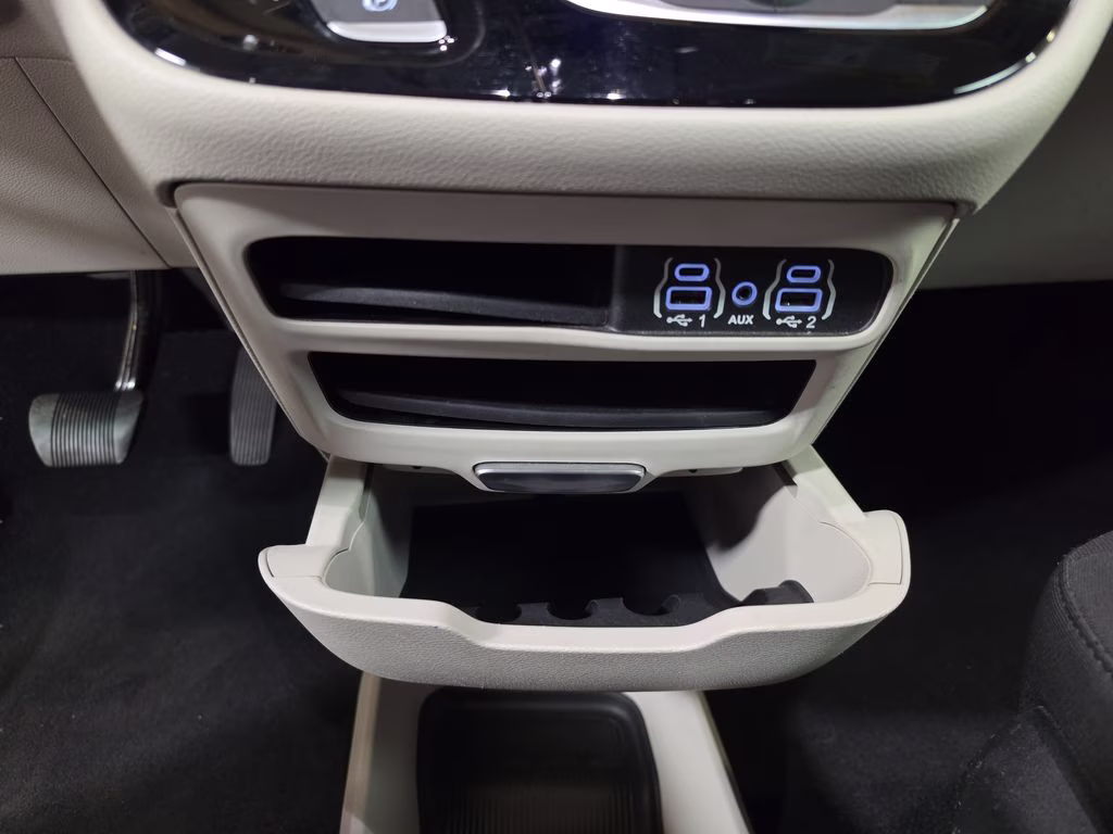 2023 Granite Crystal Metallic Clearcoat Chrysler Voyager LX FWD Van