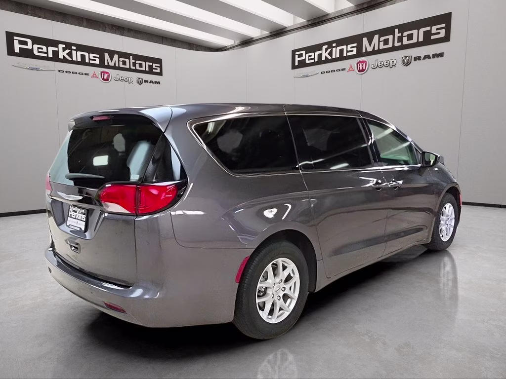2023 Granite Crystal Metallic Clearcoat Chrysler Voyager LX FWD Van