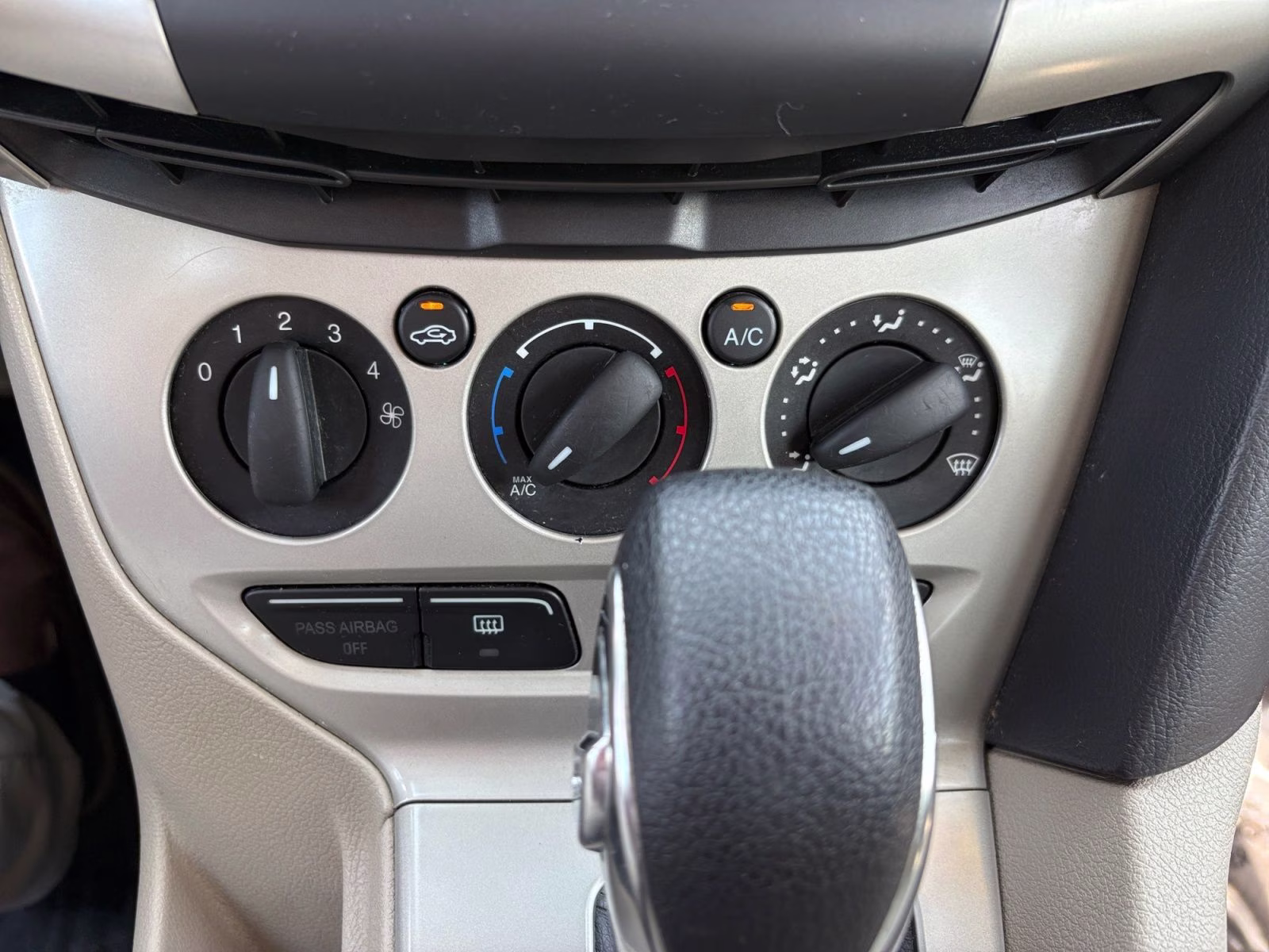2012 Sterling Gray Metallic Ford Focus SE FWD Sedan