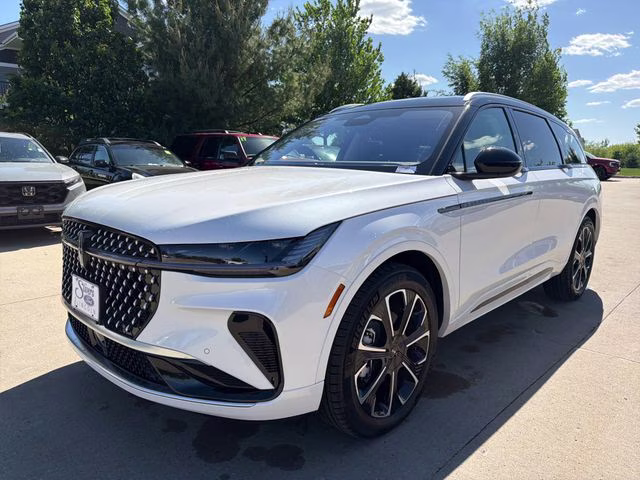 2026 White Platinum Clearcoat Metallic Lincoln Nautilus Reserve AWD SUV