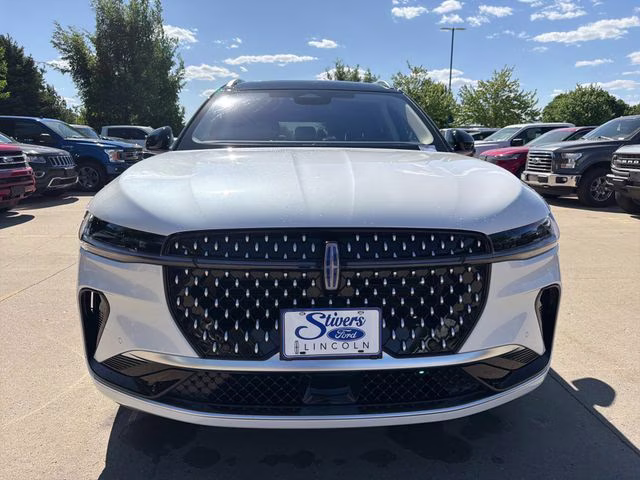 2026 White Platinum Clearcoat Metallic Lincoln Nautilus Reserve AWD SUV