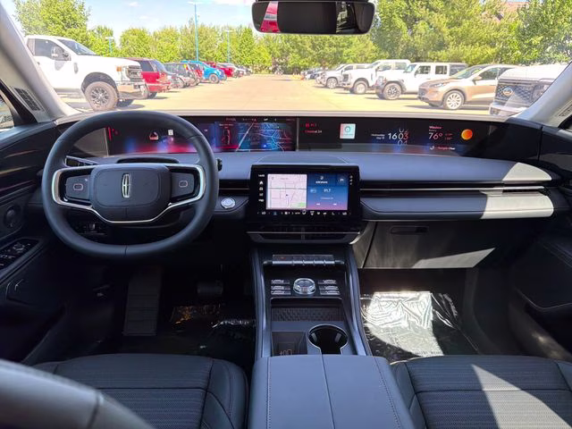 2026 White Platinum Clearcoat Metallic Lincoln Nautilus Reserve AWD SUV