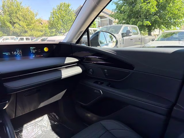 2026 White Platinum Clearcoat Metallic Lincoln Nautilus Reserve AWD SUV