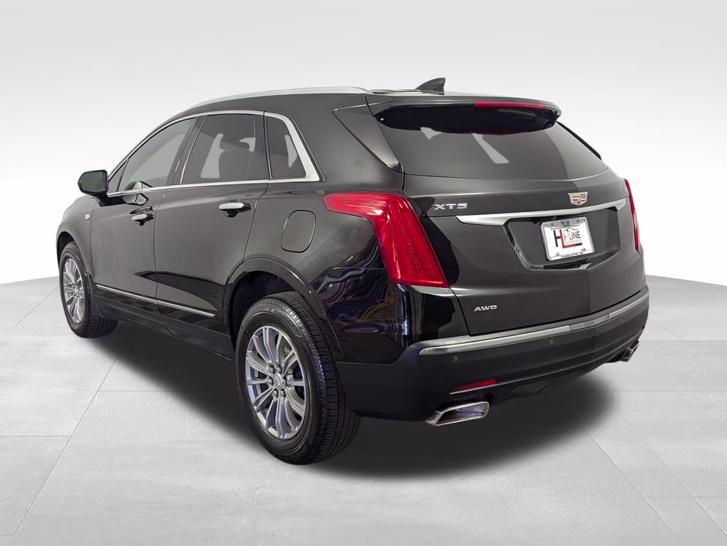2019 Stellar Black Metallic Cadillac XT5 Luxury AWD SUV