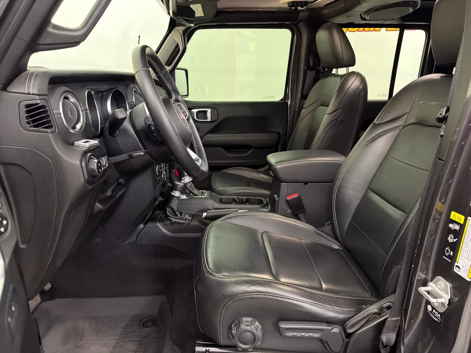 2021 Granite Crystal Metallic Clearcoat Jeep Gladiator Overland 4X4 Truck
