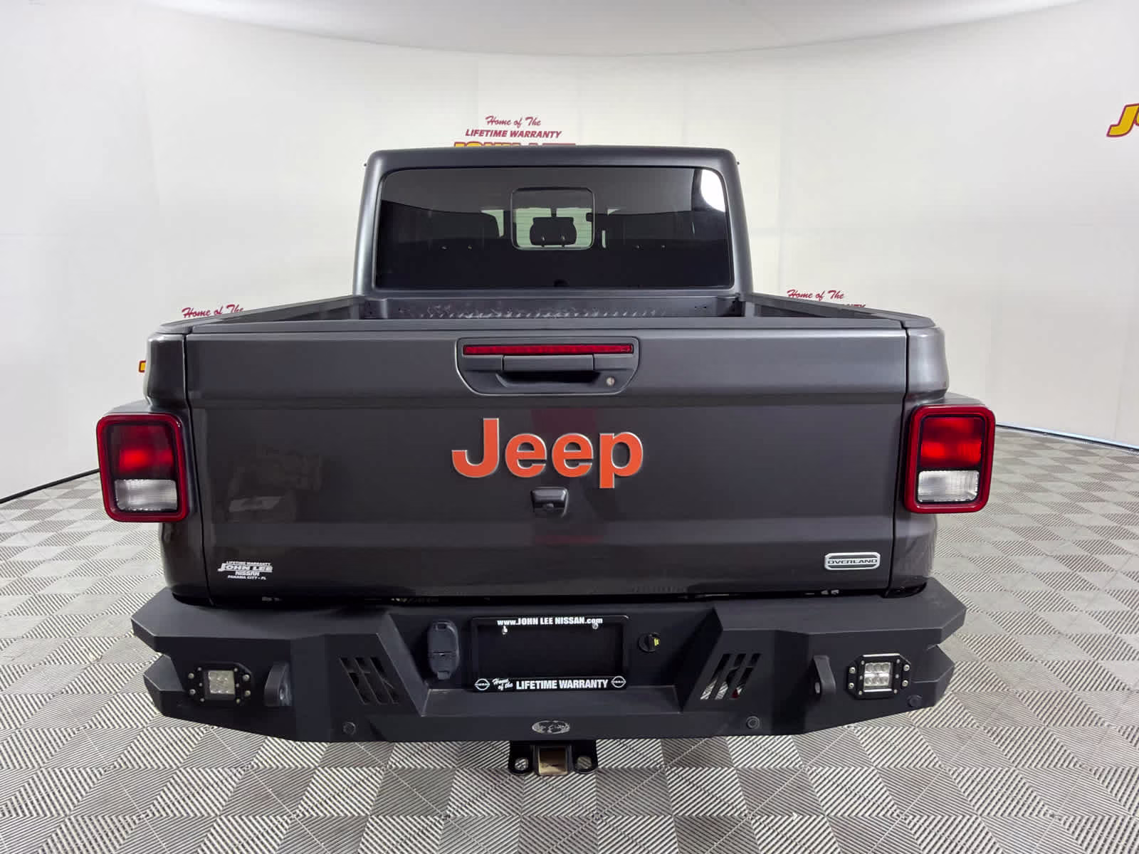 2021 Granite Crystal Metallic Clearcoat Jeep Gladiator Overland 4X4 Truck