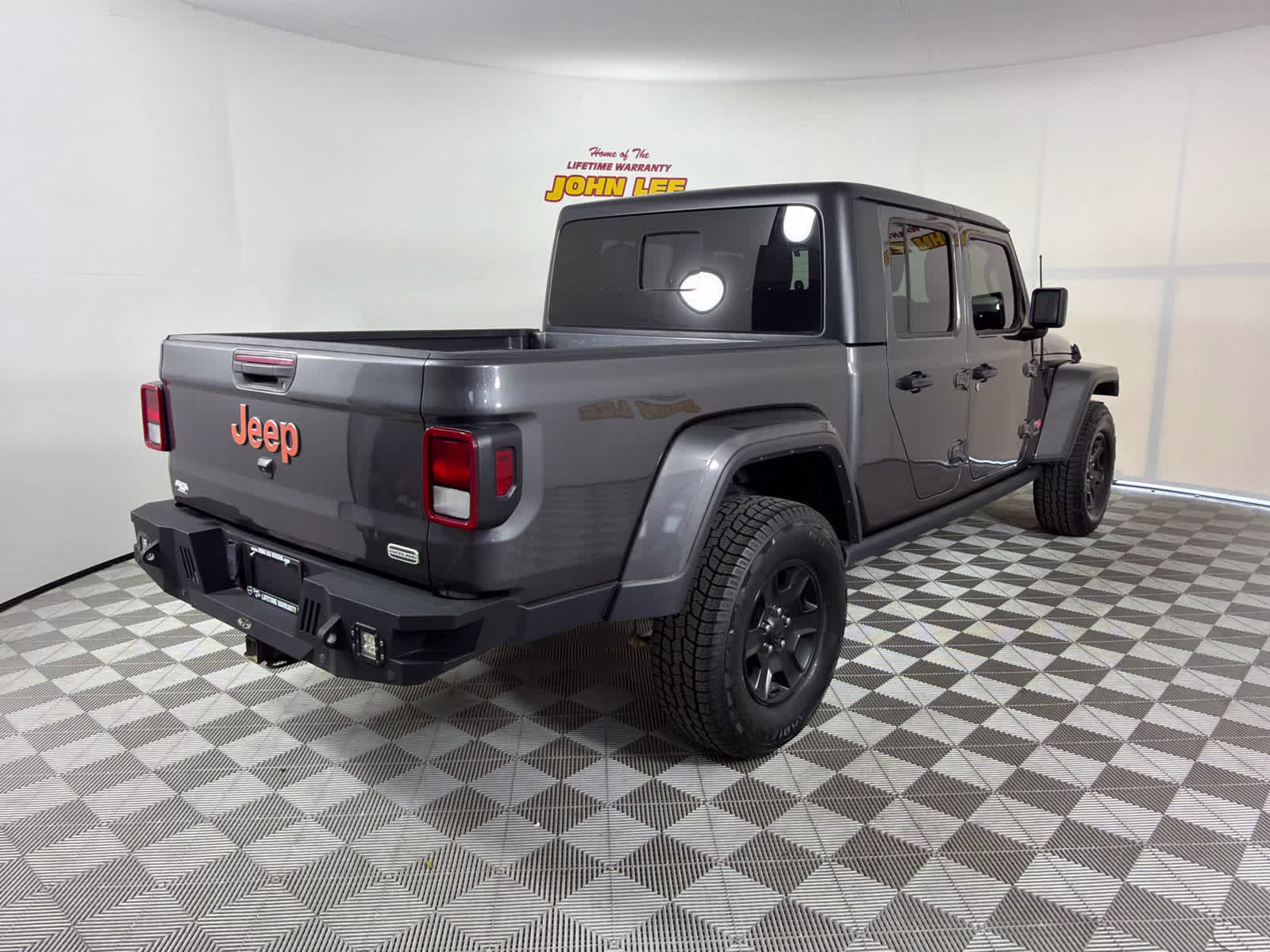 2021 Granite Crystal Metallic Clearcoat Jeep Gladiator Overland 4X4 Truck