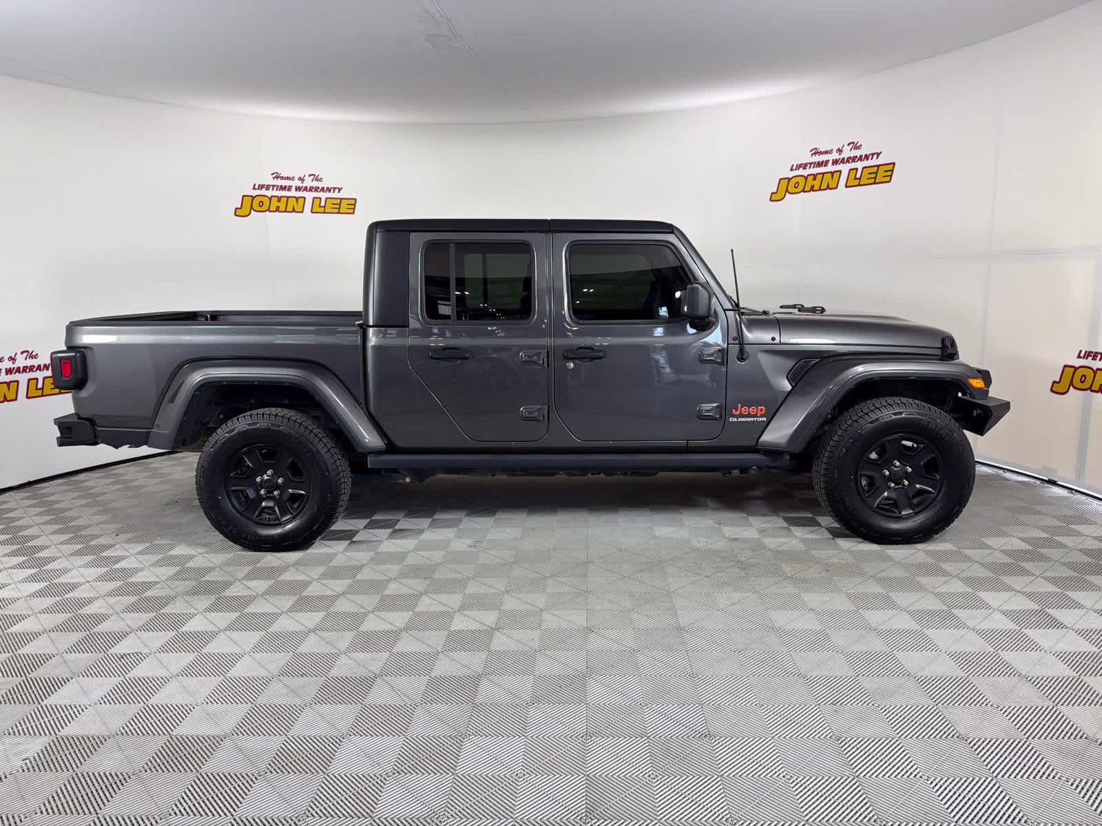 2021 Granite Crystal Metallic Clearcoat Jeep Gladiator Overland 4X4 Truck