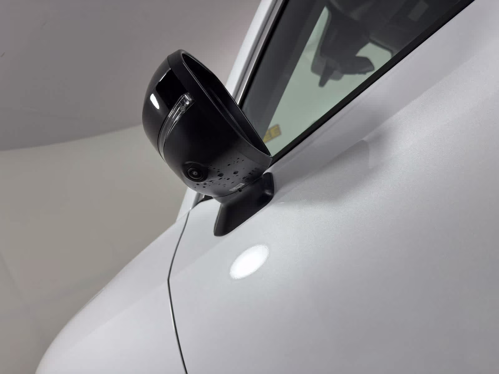 2026 Aspen White Tricoat Nissan Kicks SR FWD SUV