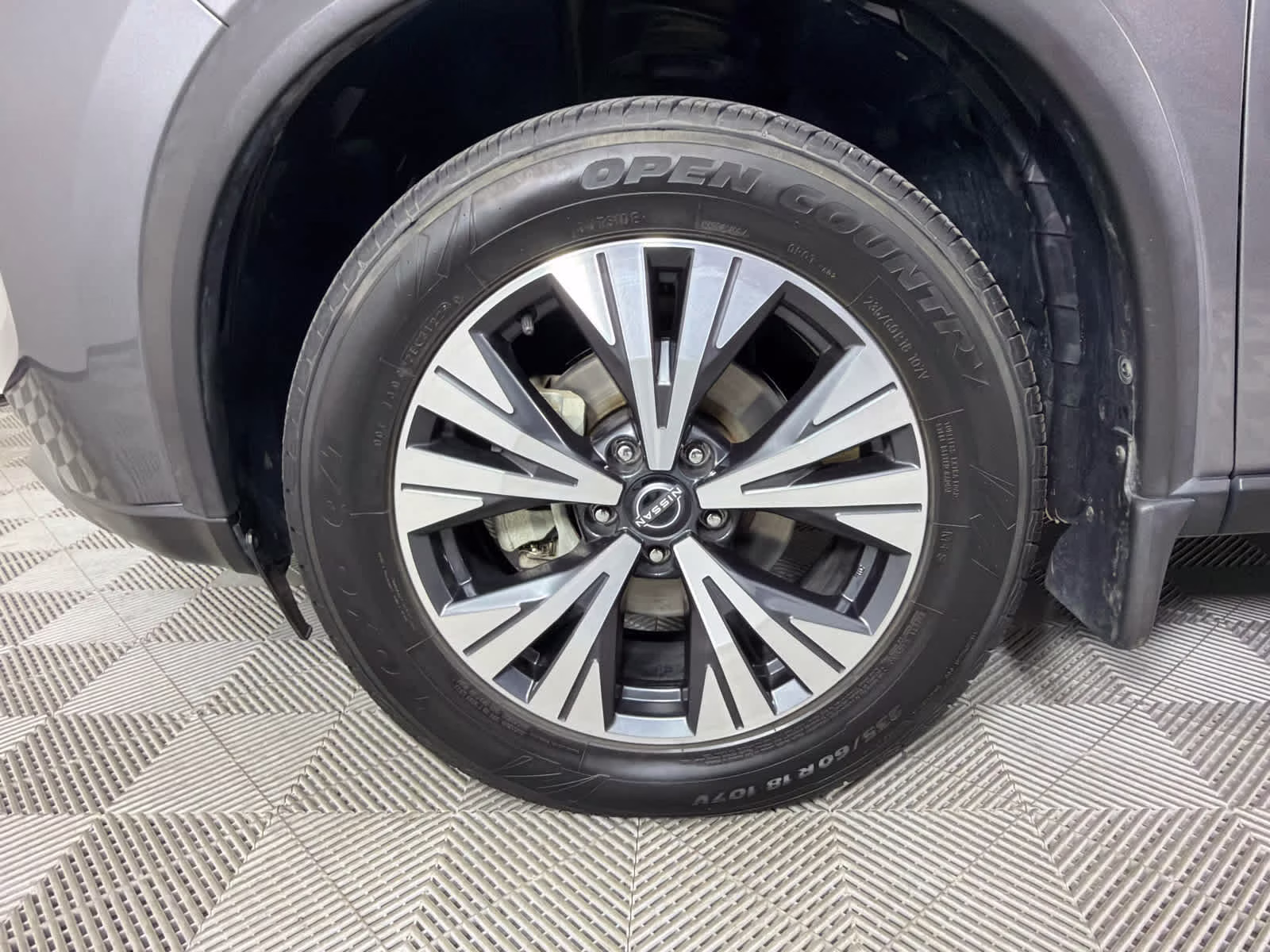 2022 Gun Metallic Nissan Rogue SV FWD SUV