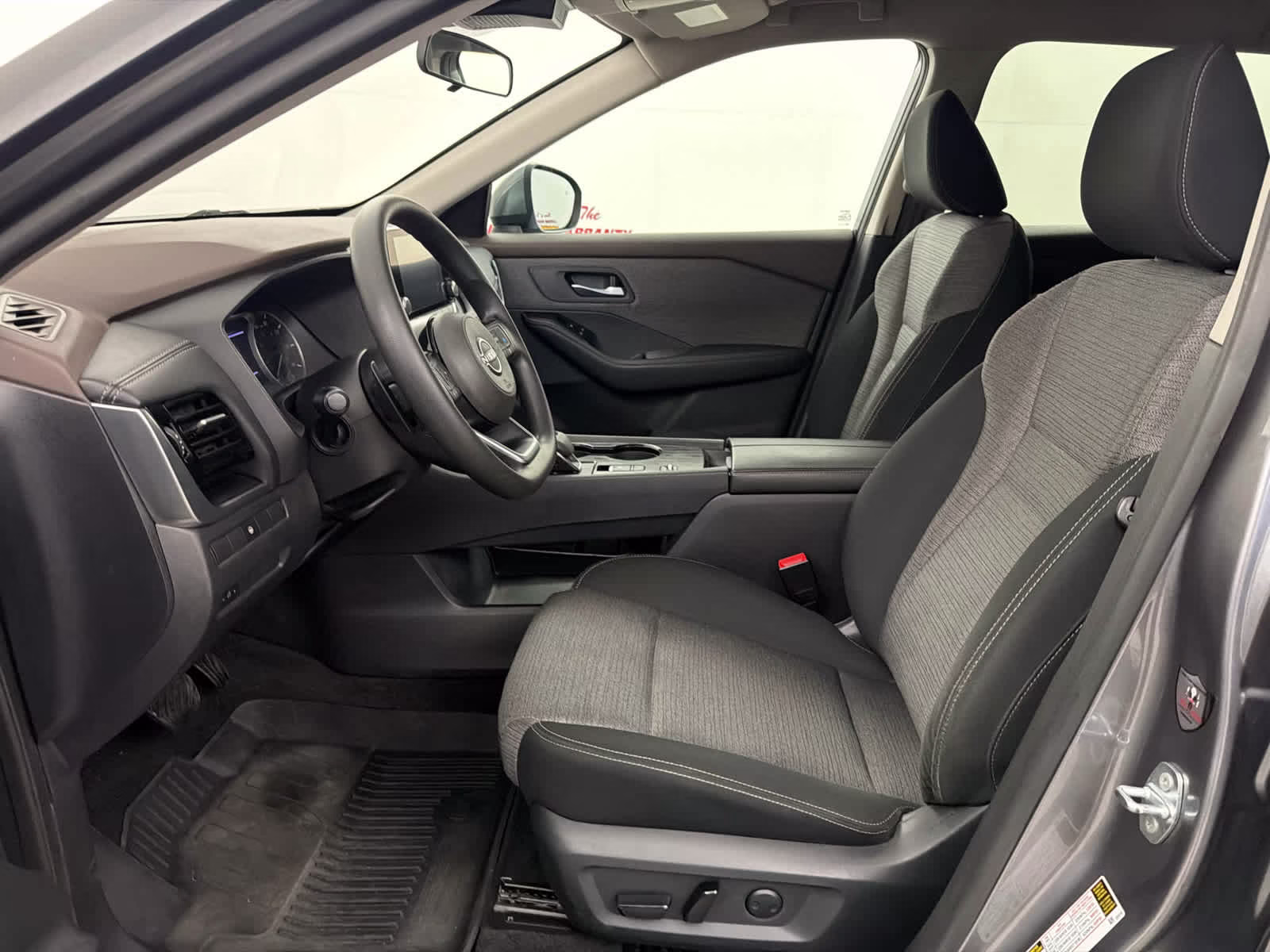 2022 Gun Metallic Nissan Rogue SV FWD SUV