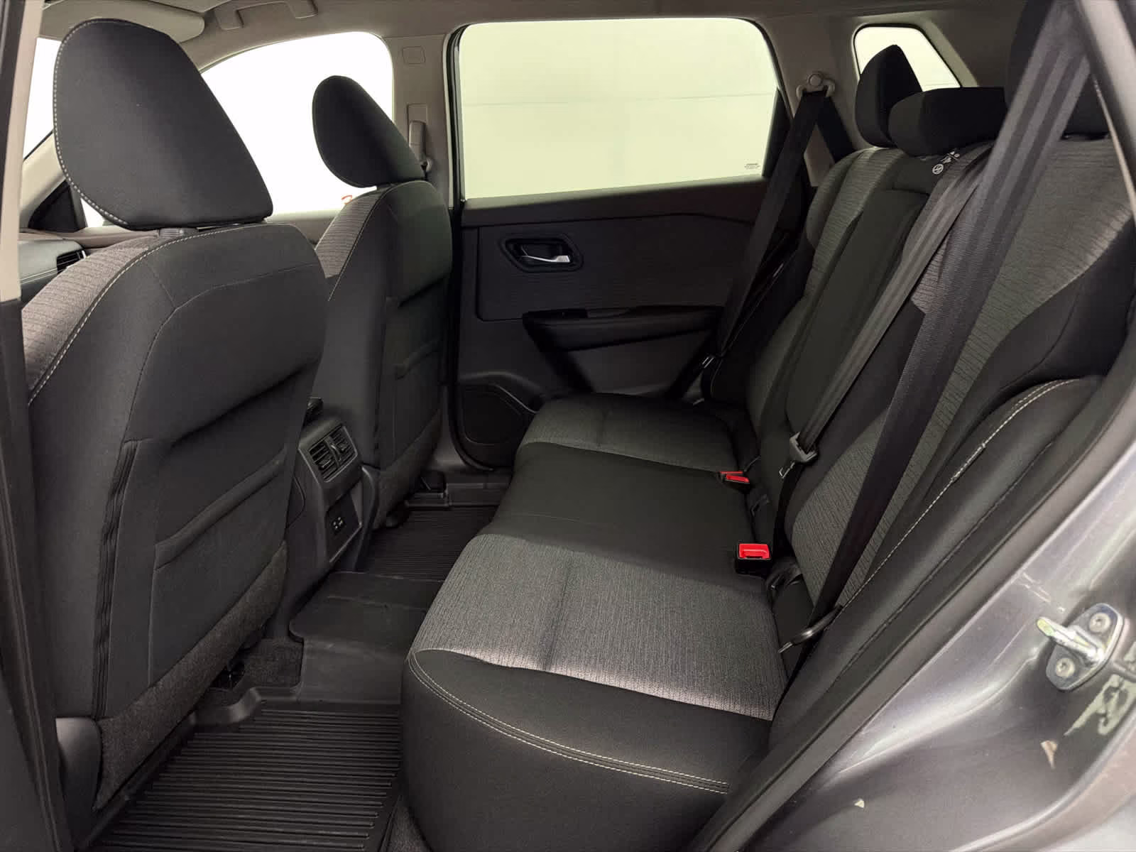 2022 Gun Metallic Nissan Rogue SV FWD SUV