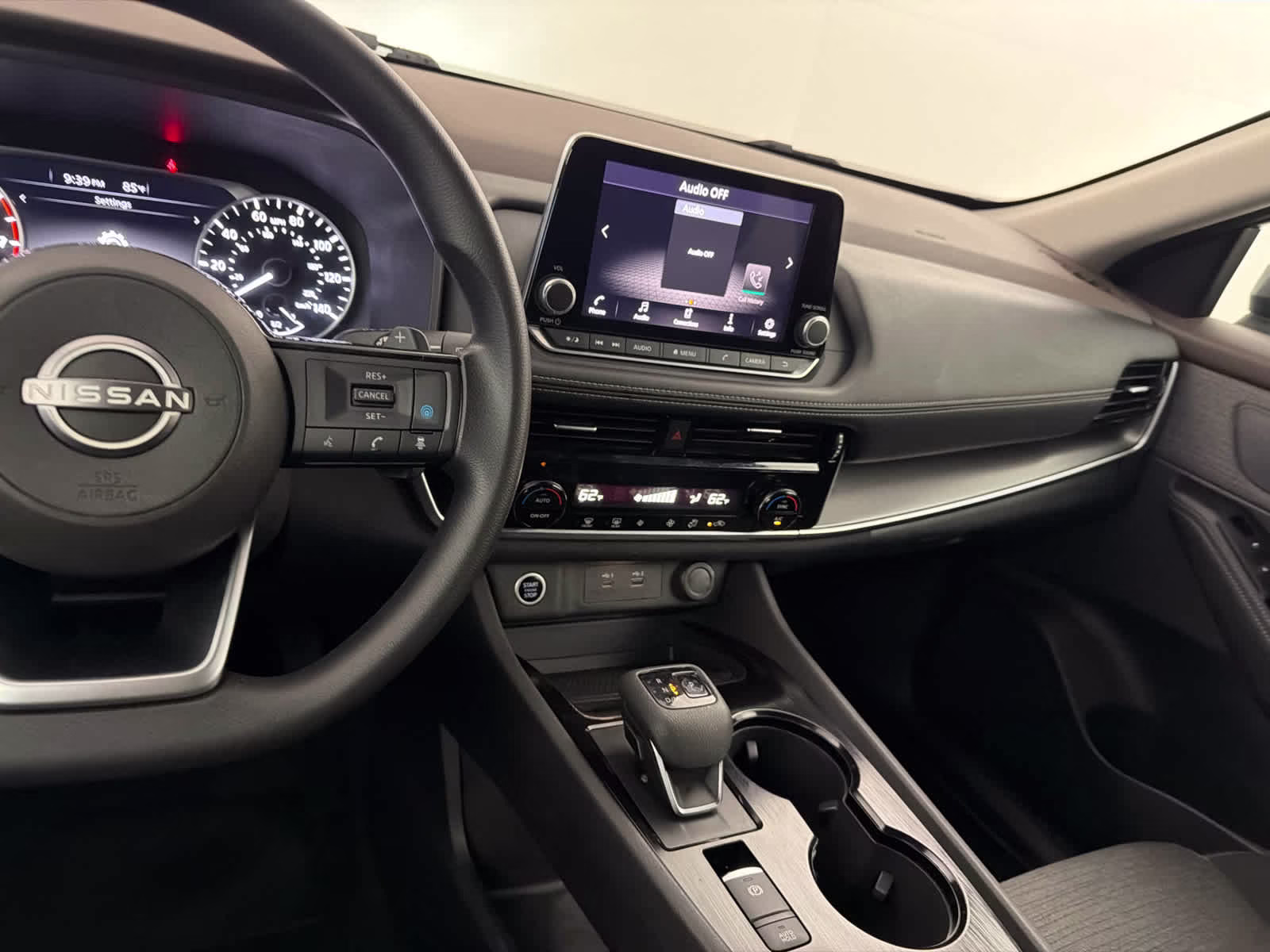 2022 Gun Metallic Nissan Rogue SV FWD SUV