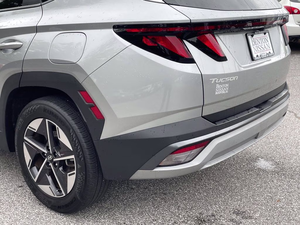 2025 Shimmering Silver Hyundai Tucson SEL FWD SUV