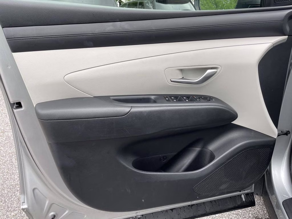 2025 Shimmering Silver Hyundai Tucson SEL FWD SUV
