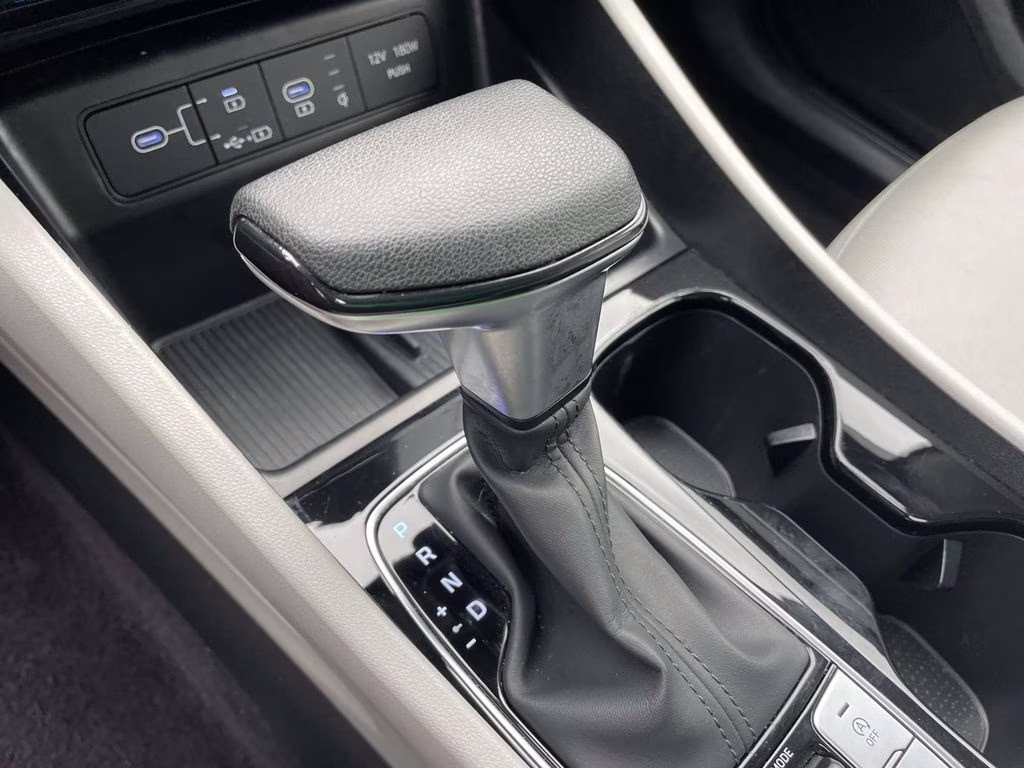 2025 Shimmering Silver Hyundai Tucson SEL FWD SUV