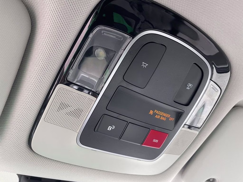 2025 Shimmering Silver Hyundai Tucson SEL FWD SUV