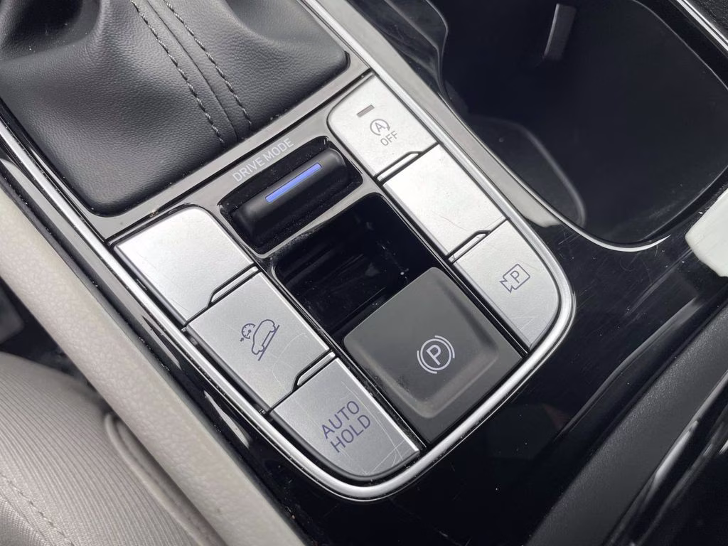 2025 Shimmering Silver Hyundai Tucson SEL FWD SUV