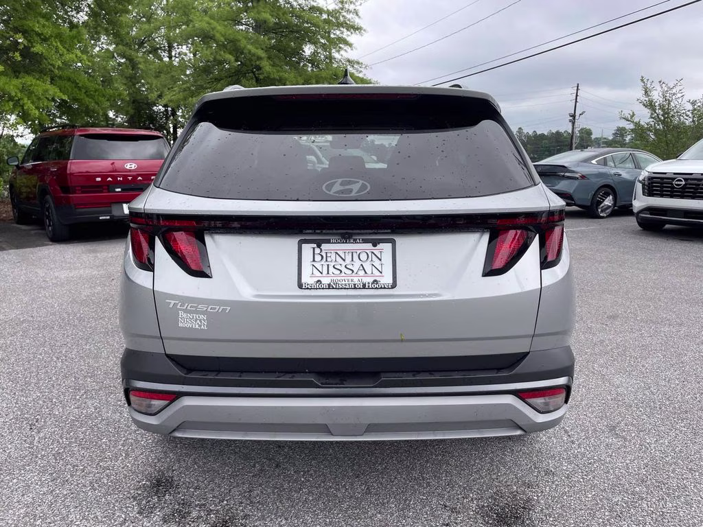 2025 Shimmering Silver Hyundai Tucson SEL FWD SUV