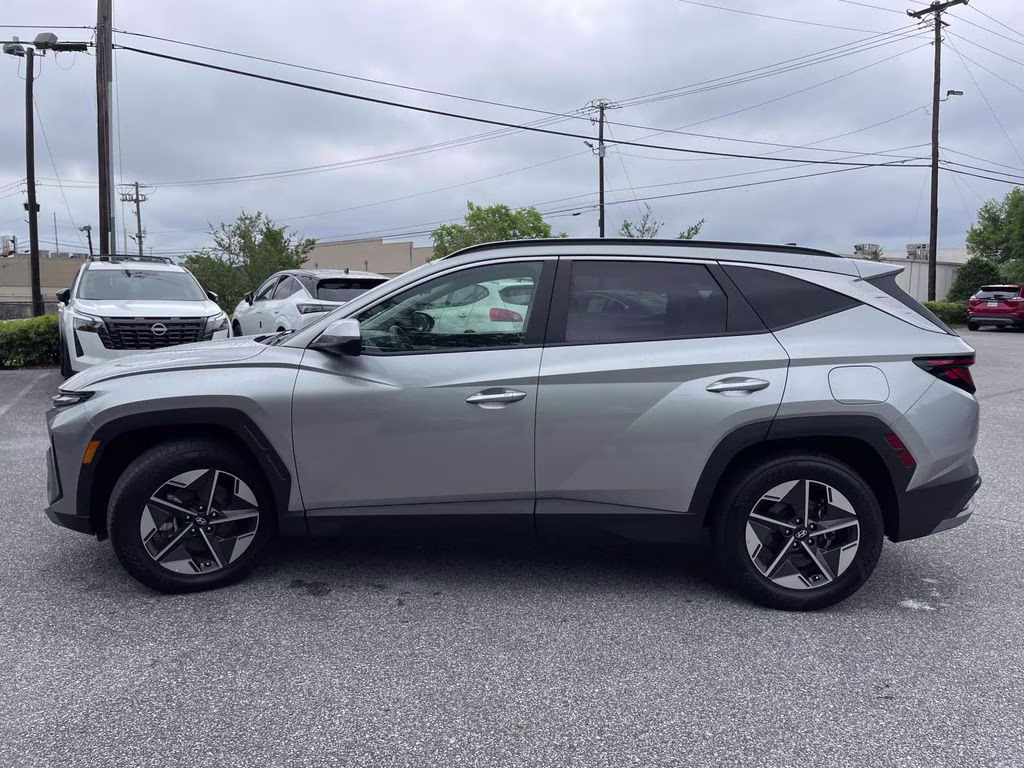 2025 Shimmering Silver Hyundai Tucson SEL FWD SUV