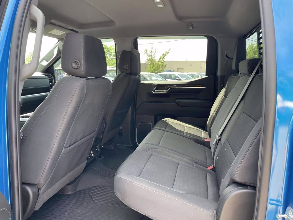 2022 Glacier Blue Metallic Chevrolet Silverado 1500 LT 4X4 Truck