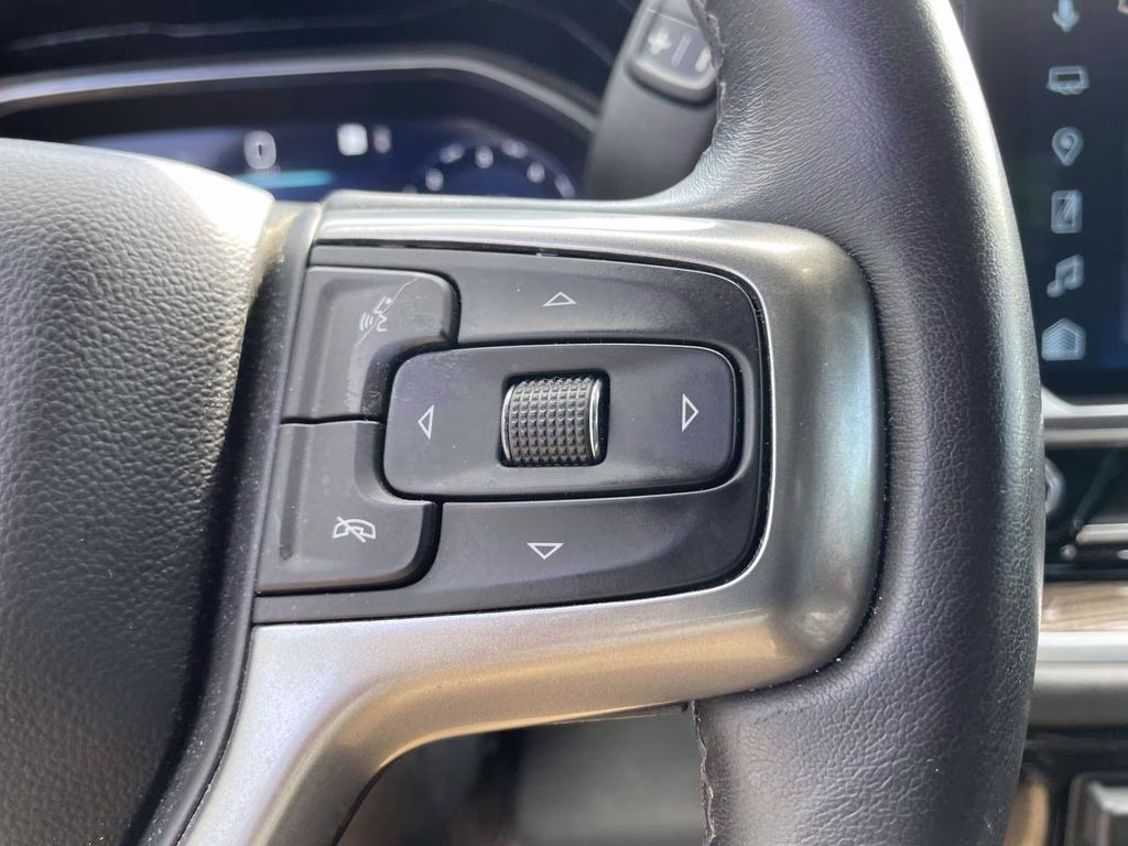 2022 Glacier Blue Metallic Chevrolet Silverado 1500 LT 4X4 Truck