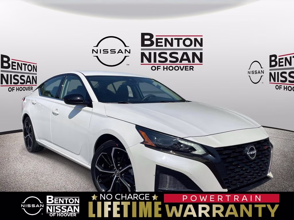 2024 Pearl White Tricoat Nissan Altima 2.5 SR FWD Sedan