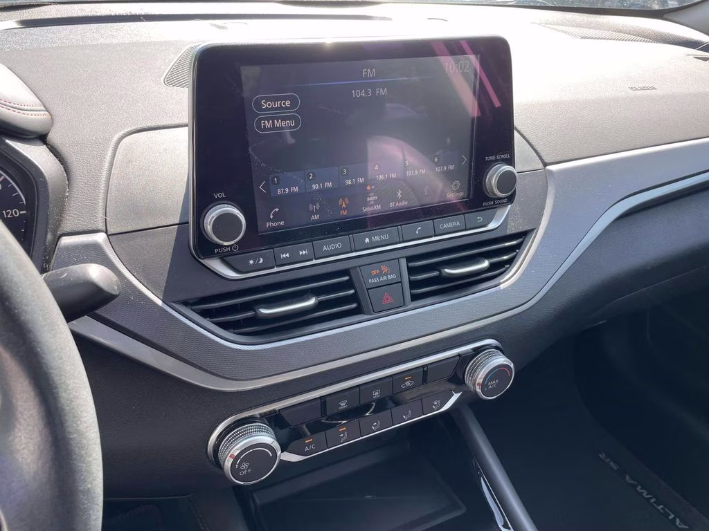 2024 Pearl White Tricoat Nissan Altima 2.5 SR FWD Sedan