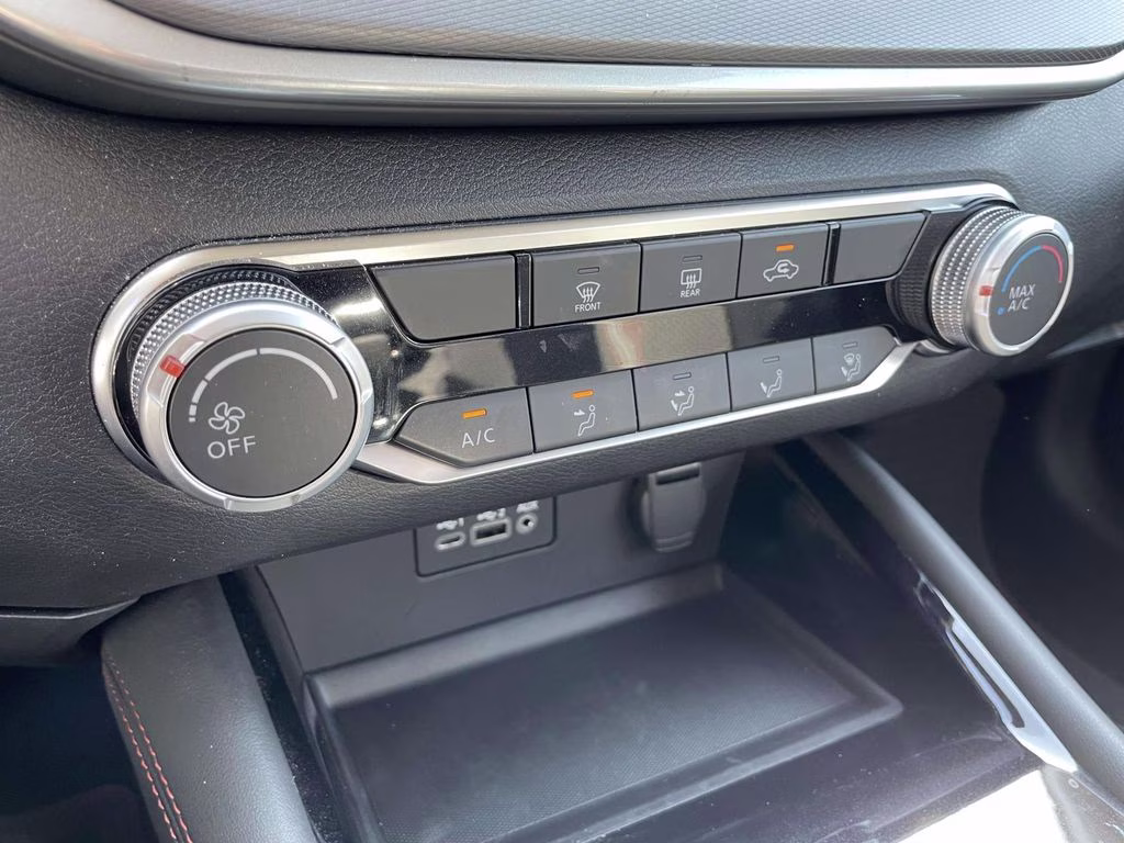 2024 Pearl White Tricoat Nissan Altima 2.5 SR FWD Sedan