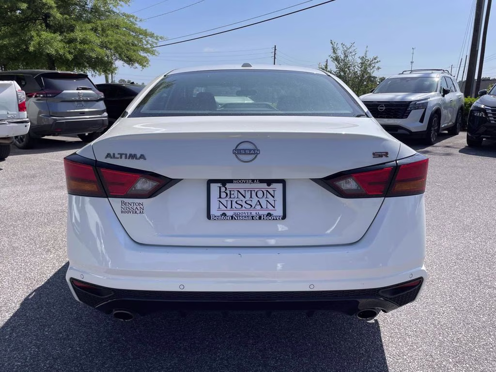 2024 Pearl White Tricoat Nissan Altima 2.5 SR FWD Sedan