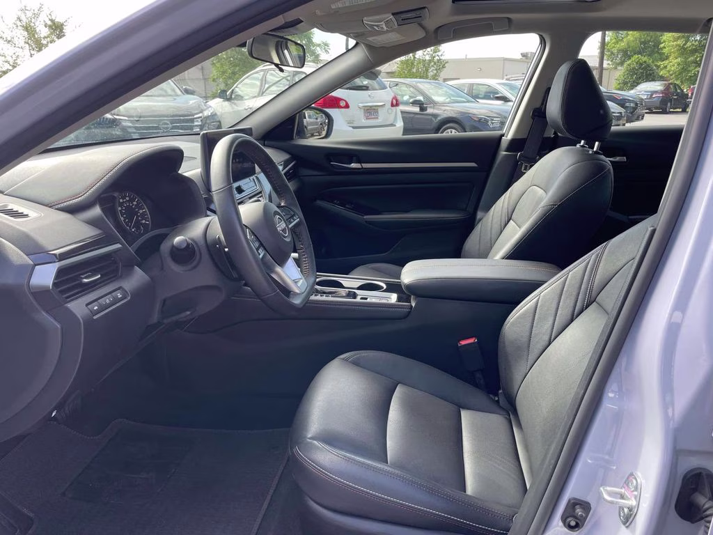 2024 Gray Sky Pearl Nissan Altima 2.5 SR AWD Sedan