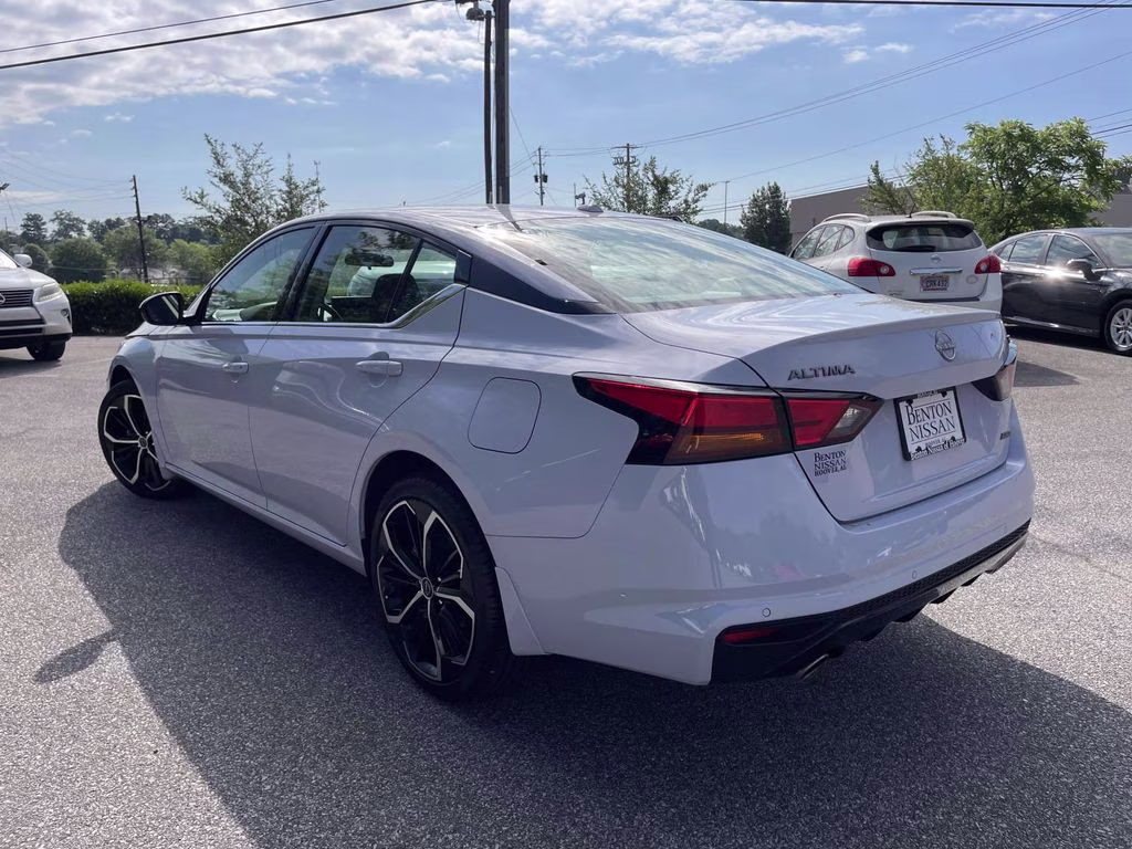 2024 Gray Sky Pearl Nissan Altima 2.5 SR AWD Sedan
