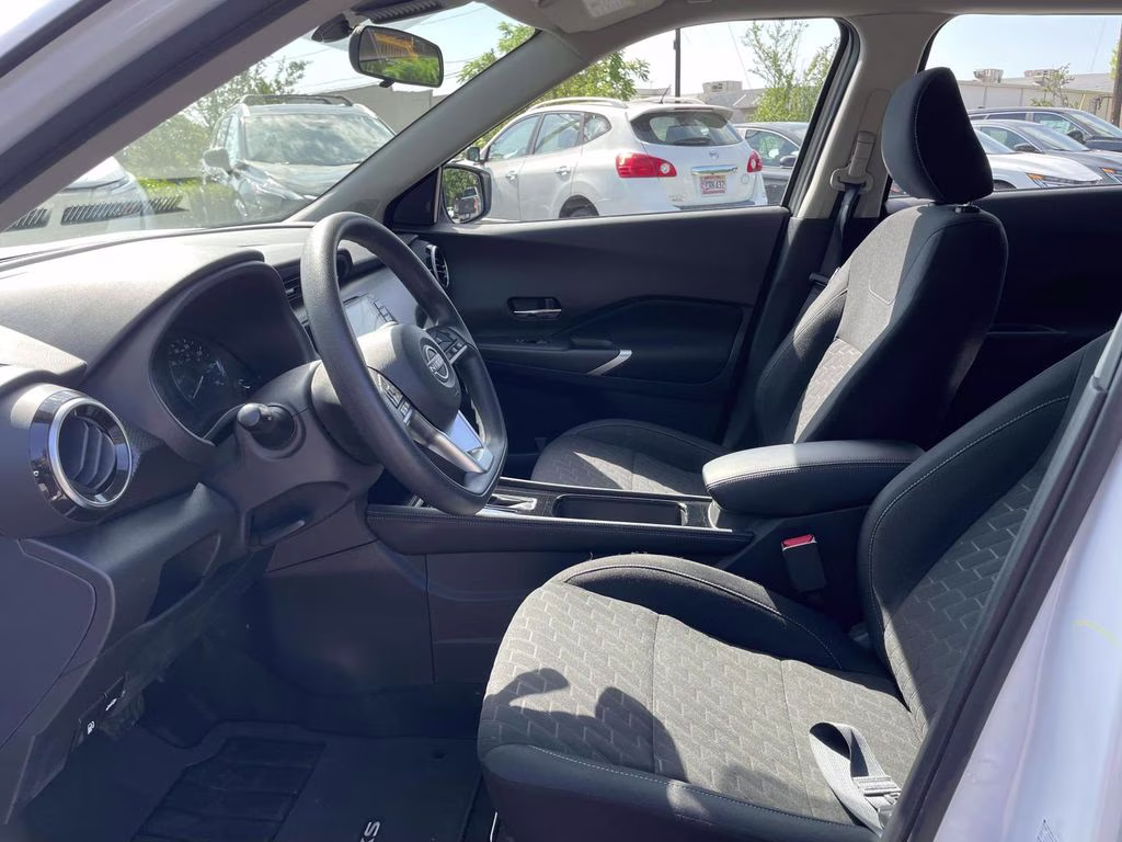 2023 Aspen White/Super Black Nissan Kicks SV FWD SUV