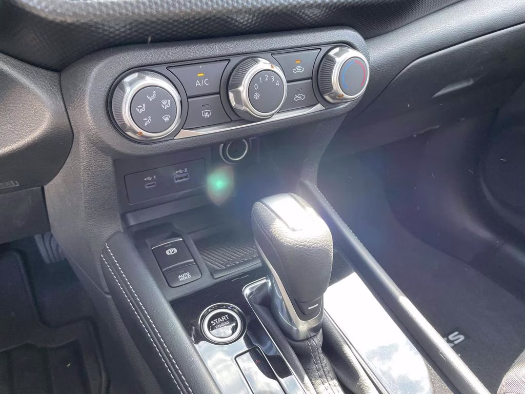 2023 Aspen White/Super Black Nissan Kicks SV FWD SUV