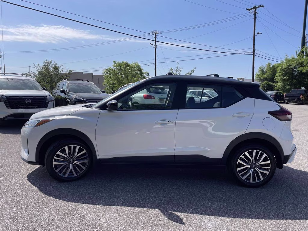 2023 Aspen White/Super Black Nissan Kicks SV FWD SUV