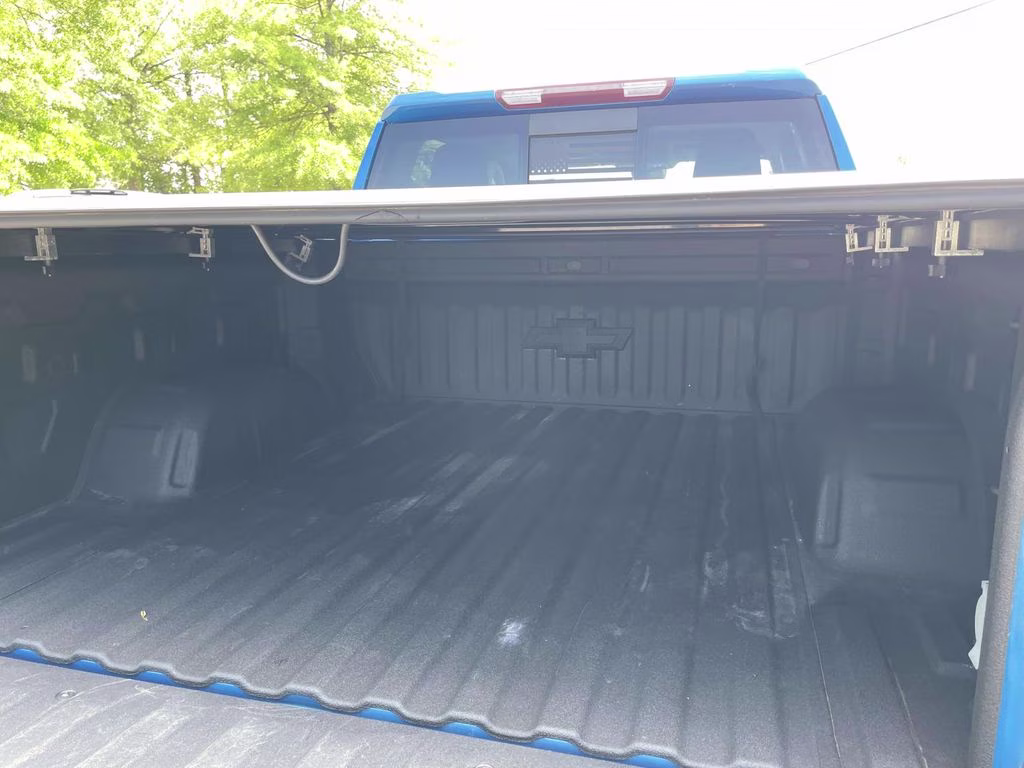 2022 Glacier Blue Metallic Chevrolet Silverado 1500 LT 4X4 Truck