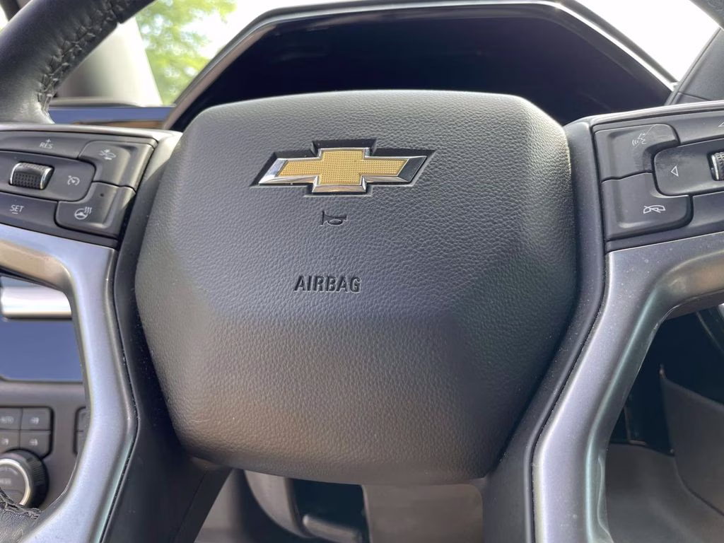 2022 Glacier Blue Metallic Chevrolet Silverado 1500 LT 4X4 Truck