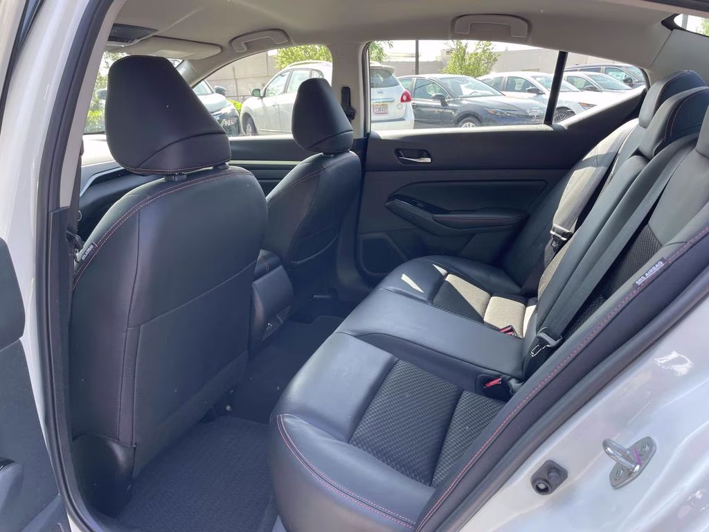 2024 Pearl White Tricoat Nissan Altima 2.5 SR FWD Sedan
