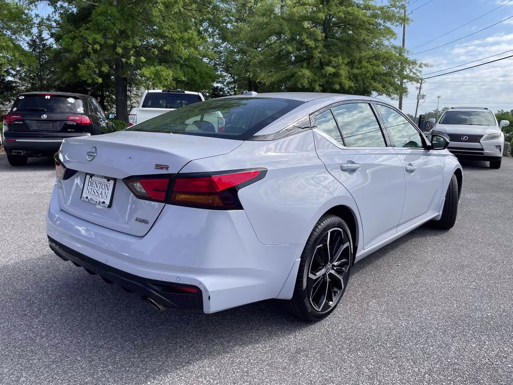 2024 Gray Sky Pearl Nissan Altima 2.5 SR AWD Sedan