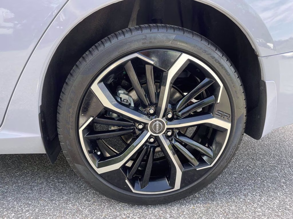 2024 Gray Sky Pearl Nissan Altima 2.5 SR AWD Sedan