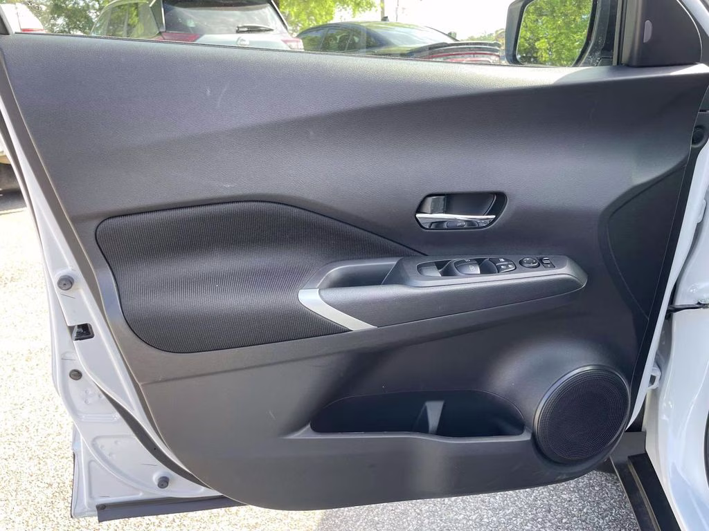 2023 Aspen White/Super Black Nissan Kicks SV FWD SUV