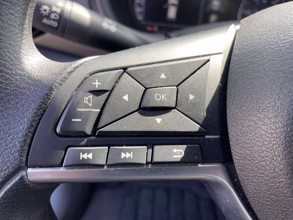 2023 Aspen White/Super Black Nissan Kicks SV FWD SUV