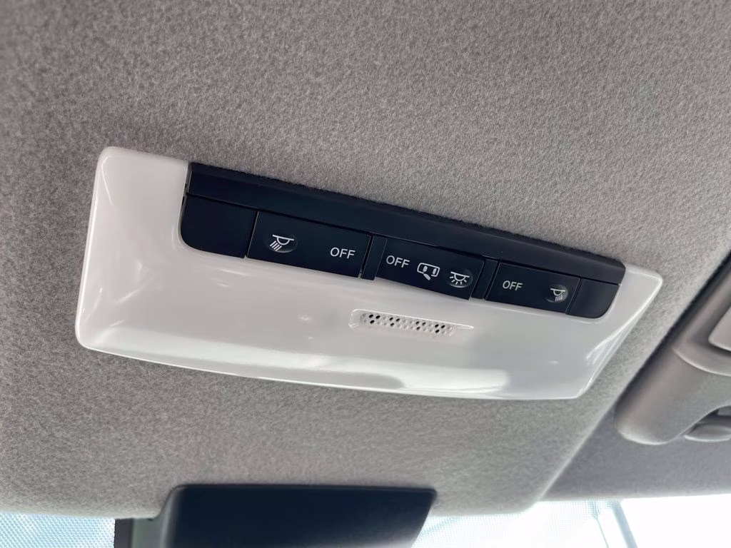 2023 Aspen White/Super Black Nissan Kicks SV FWD SUV