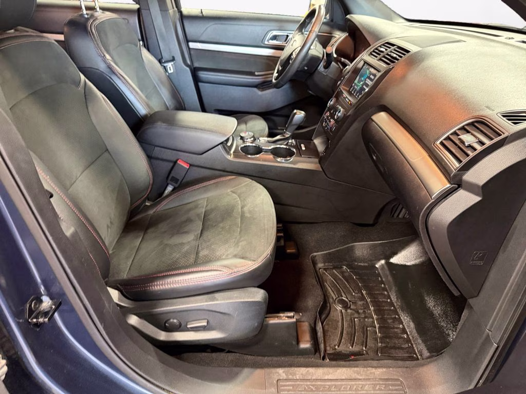2019 Blue Metallic Ford Explorer XLT Sport Appearance w/Tow Pkg 4X4 SUV