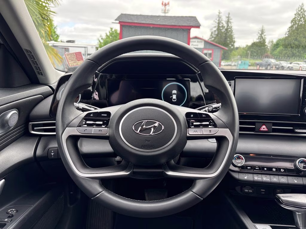 2022 Shimmering Silver Pearl Hyundai Elantra SEL FWD Sedan