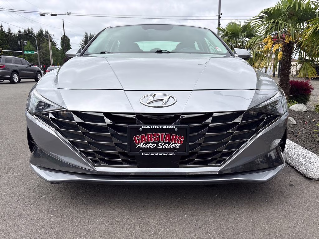 2022 Shimmering Silver Pearl Hyundai Elantra SEL FWD Sedan