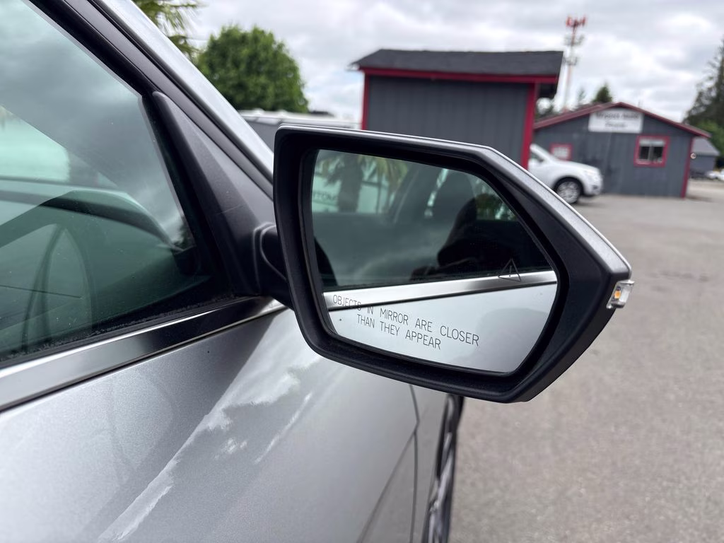 2022 Shimmering Silver Pearl Hyundai Elantra SEL FWD Sedan